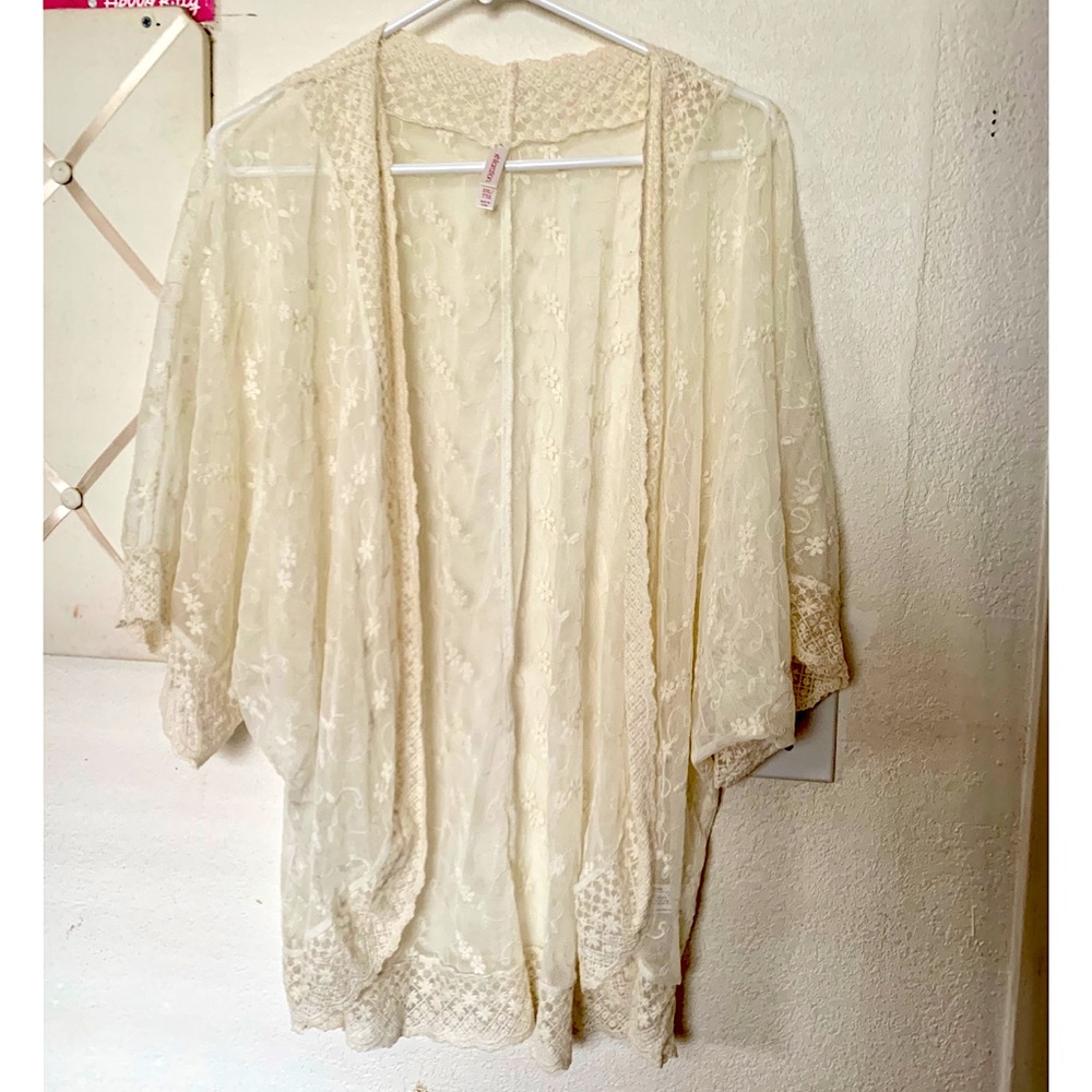 Embroidered lace kimono
